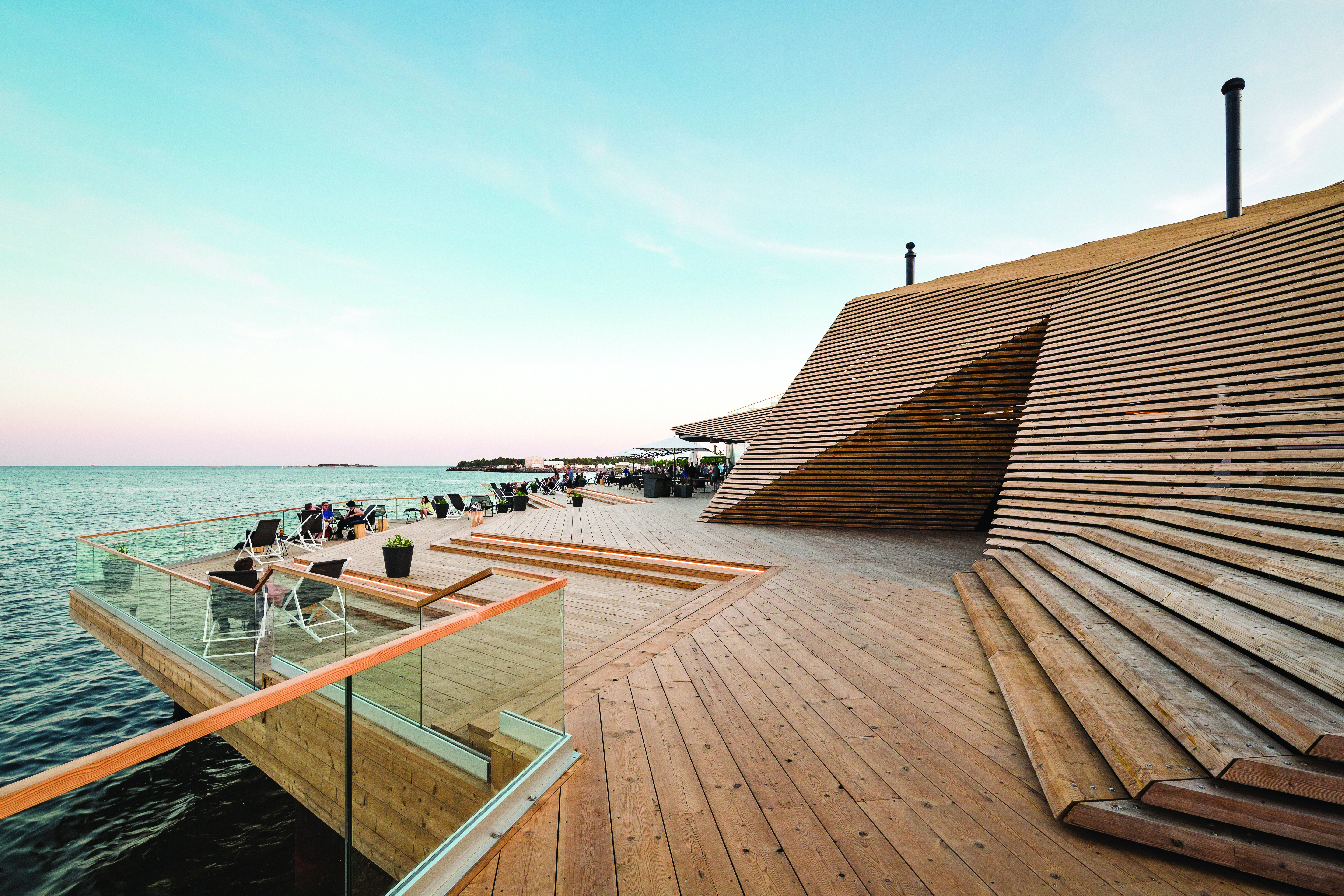 una sauna de arquitectura impresionante a orillas del mar Báltico en Helsinki